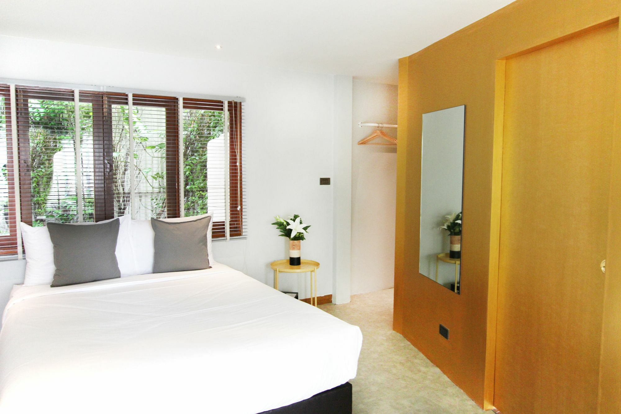 Airtel Hideaway Ari Hotel Bangkok Exterior photo